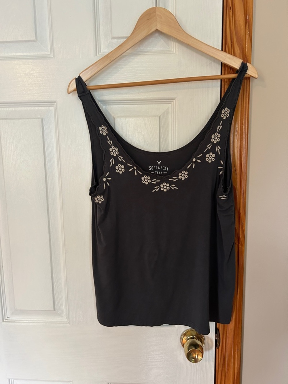 American Eagle Outfitters grayTank with white Floral Trim